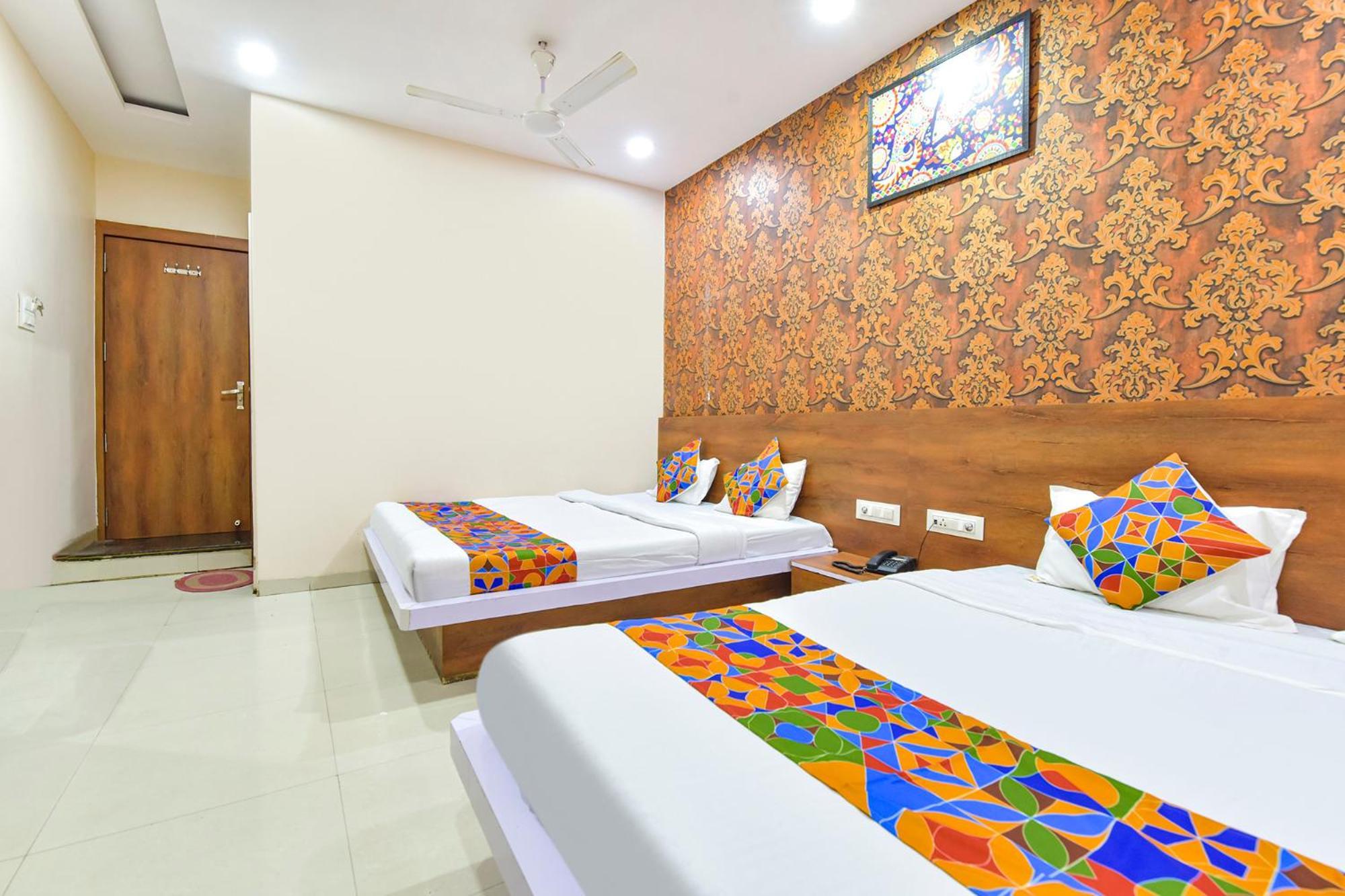 Fabhotel Raghumani Palace Ujjain Exterior foto